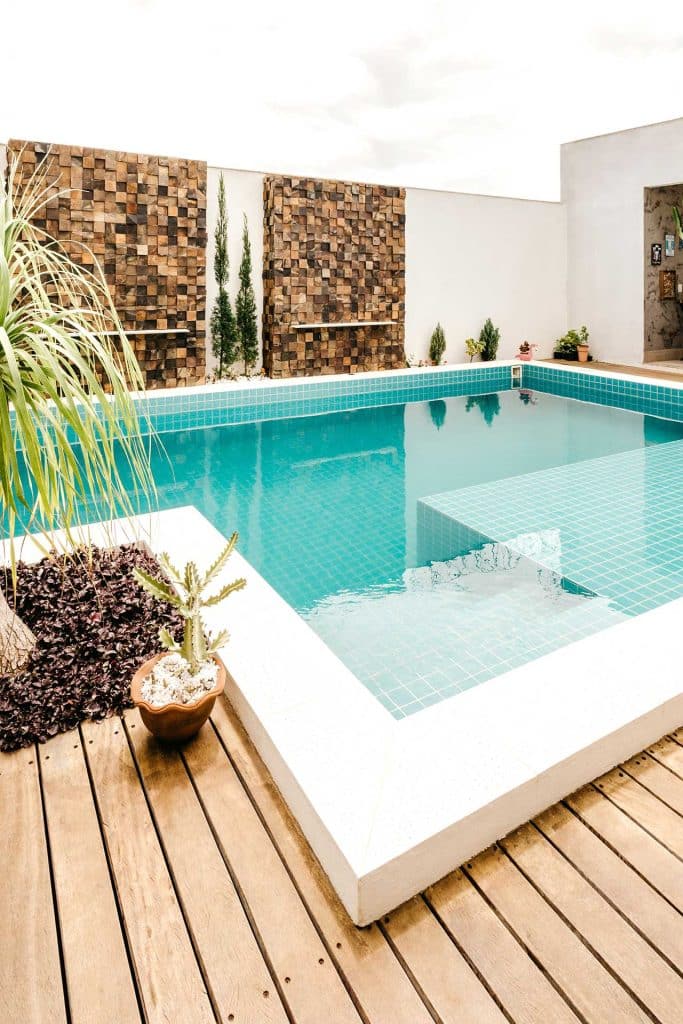 Clean swimming pool